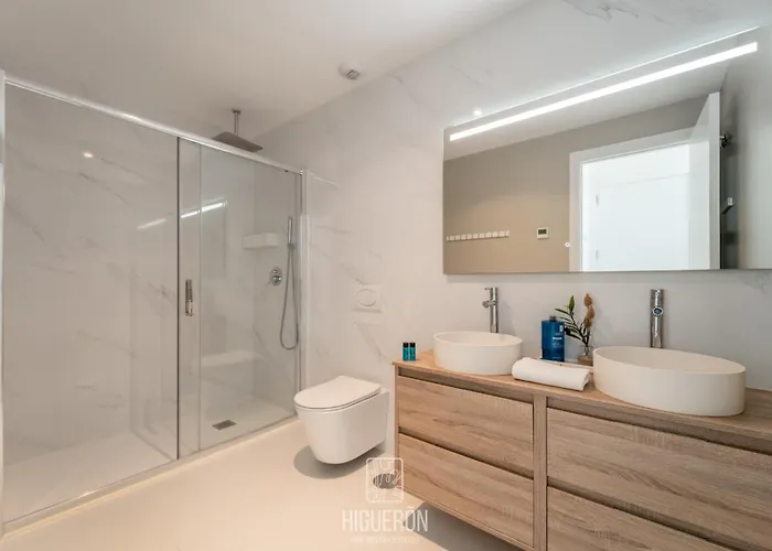 Higueronrentals Rainbow Hill * Torremuelle
